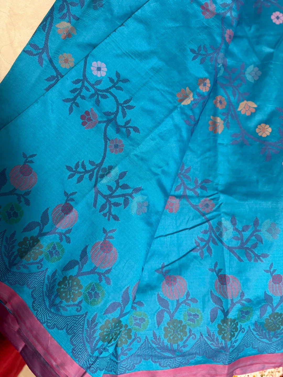 Blue Floral Pattern Saree image indicator(3)