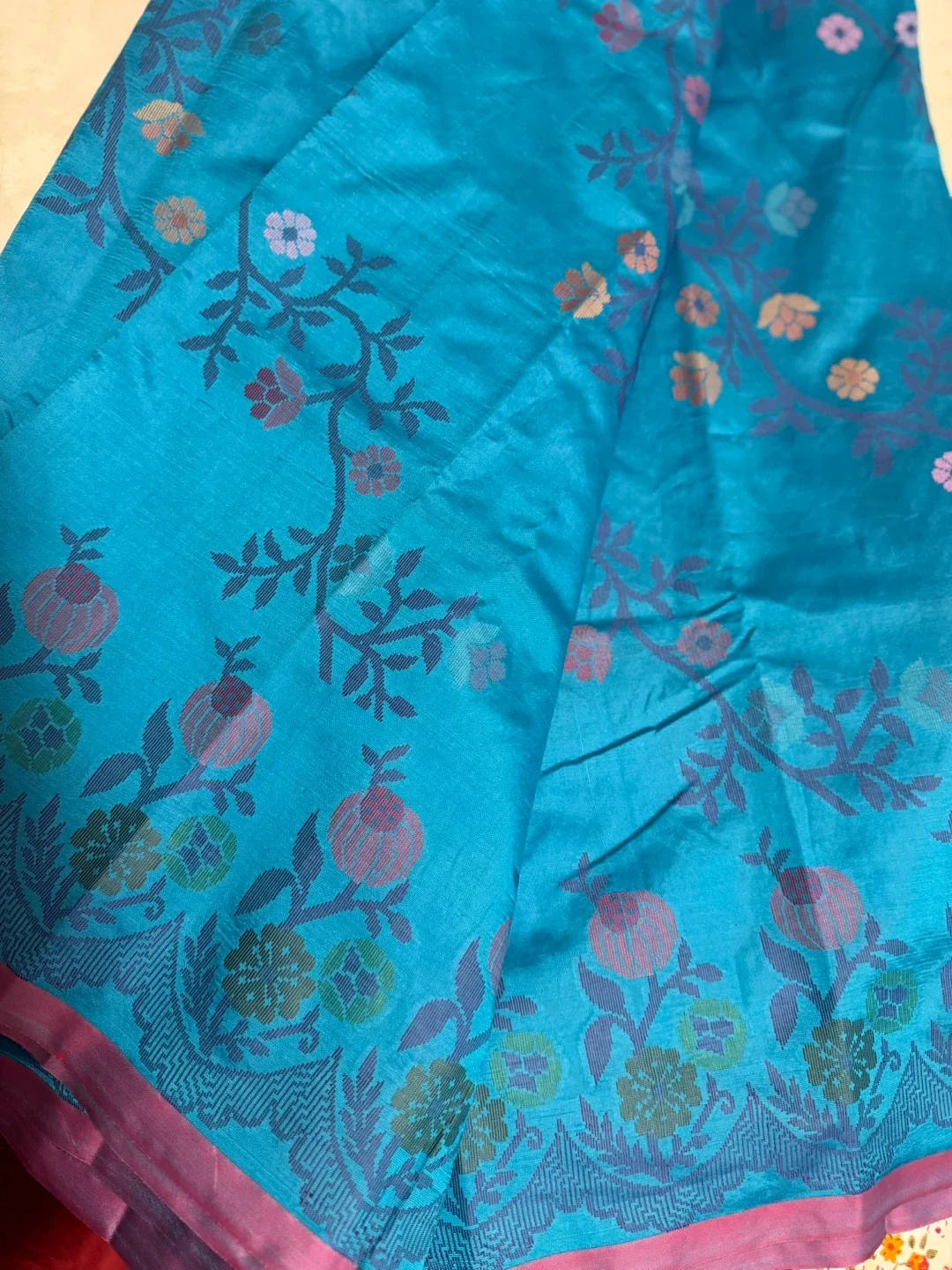 Blue Floral Pattern Saree image indicator(5)
