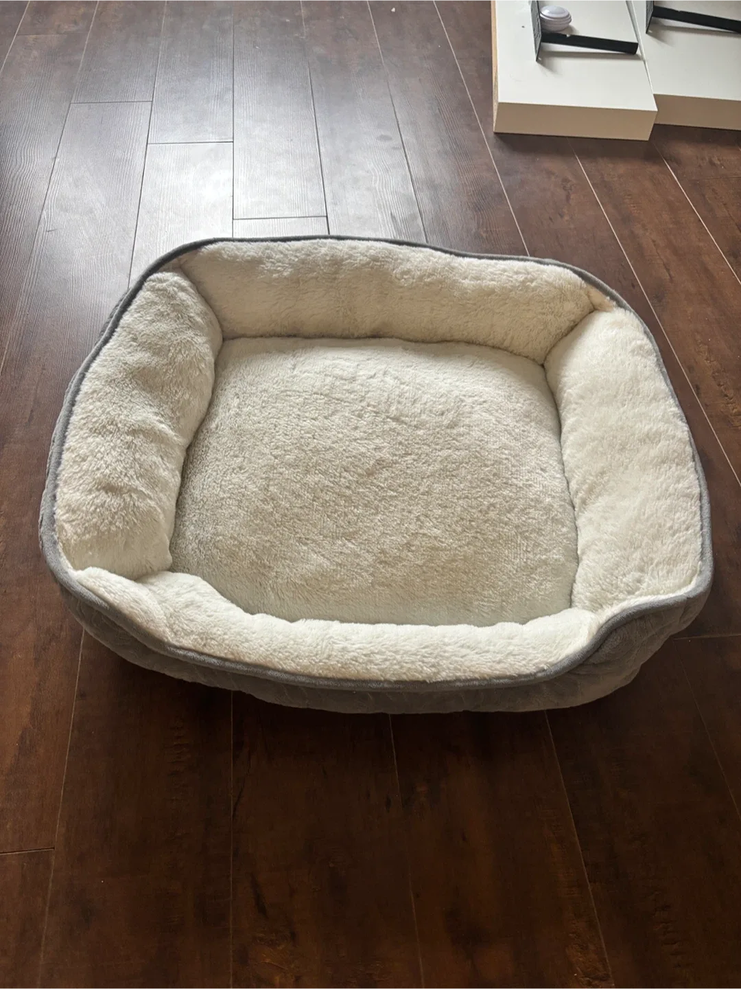 Cozy Grey cat/small dog bed