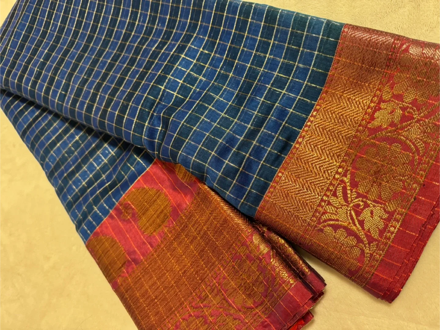 Blue & Pink Checkered Saree image indicator(2)