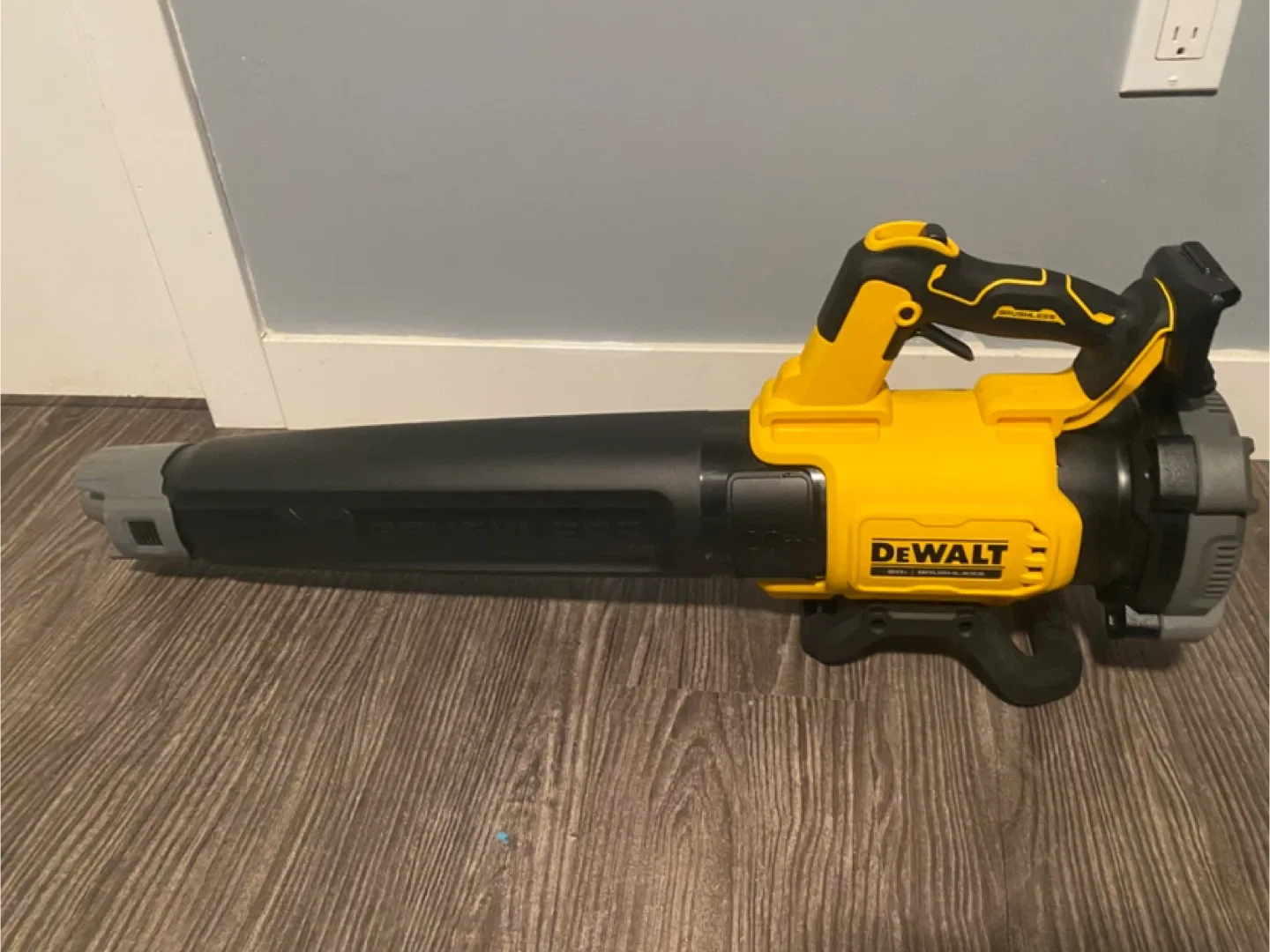 DeWalt  Leaf Blower tool only image indicator(2)