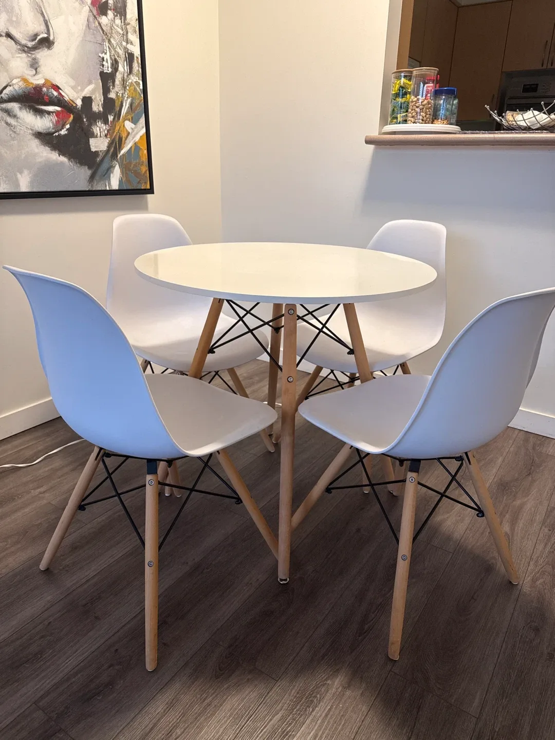 Round White Dining Table with 4 Chairs