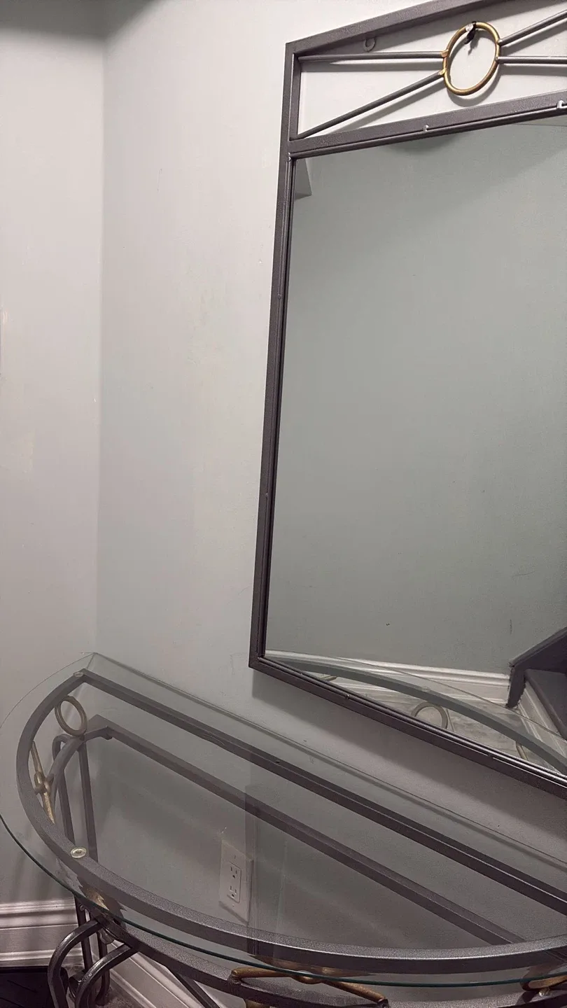 Glass Top Console Table with Mirror image indicator(2)