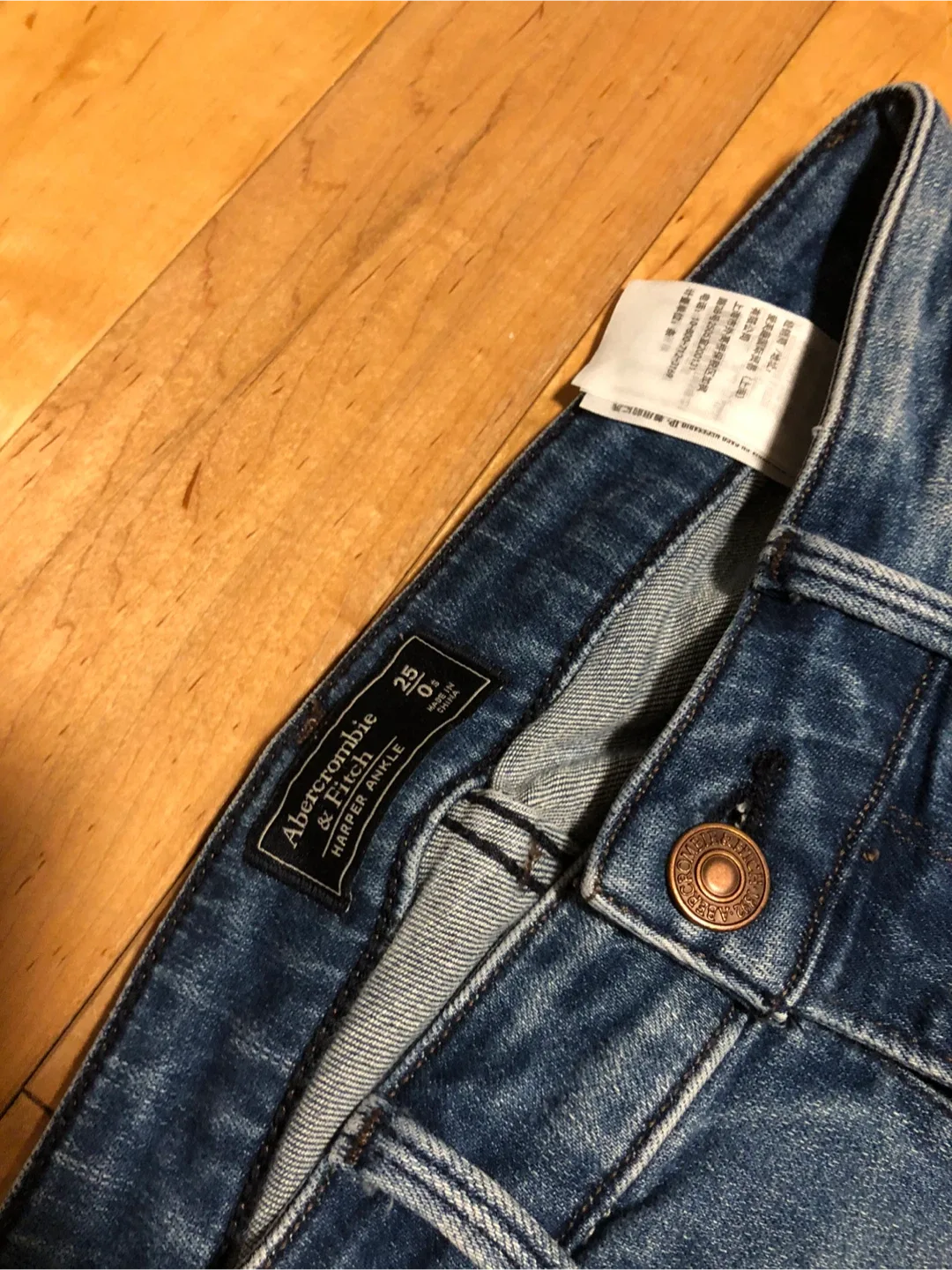 Citizens of Humanity & Abercrombie Jeans - Size 25 image indicator(2)