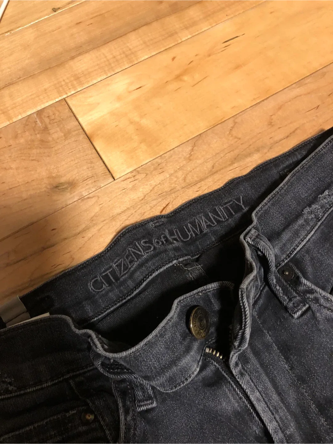 Citizens of Humanity & Abercrombie Jeans - Size 25 image indicator(4)