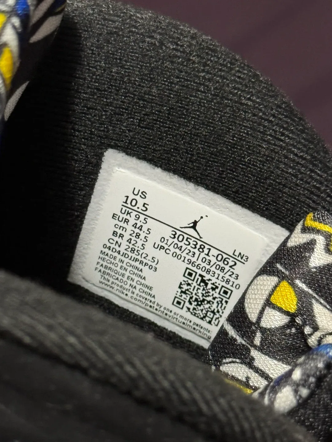 Men’s Nike Air Jordan Retro 8 Playoffs 2023 image indicator(4)