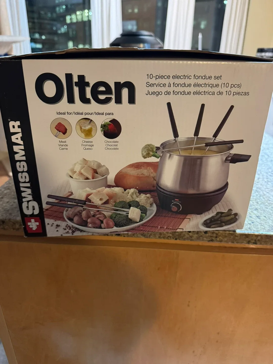 Swissmar Olten 10-Piece Electric Fondue Set - New in Box!