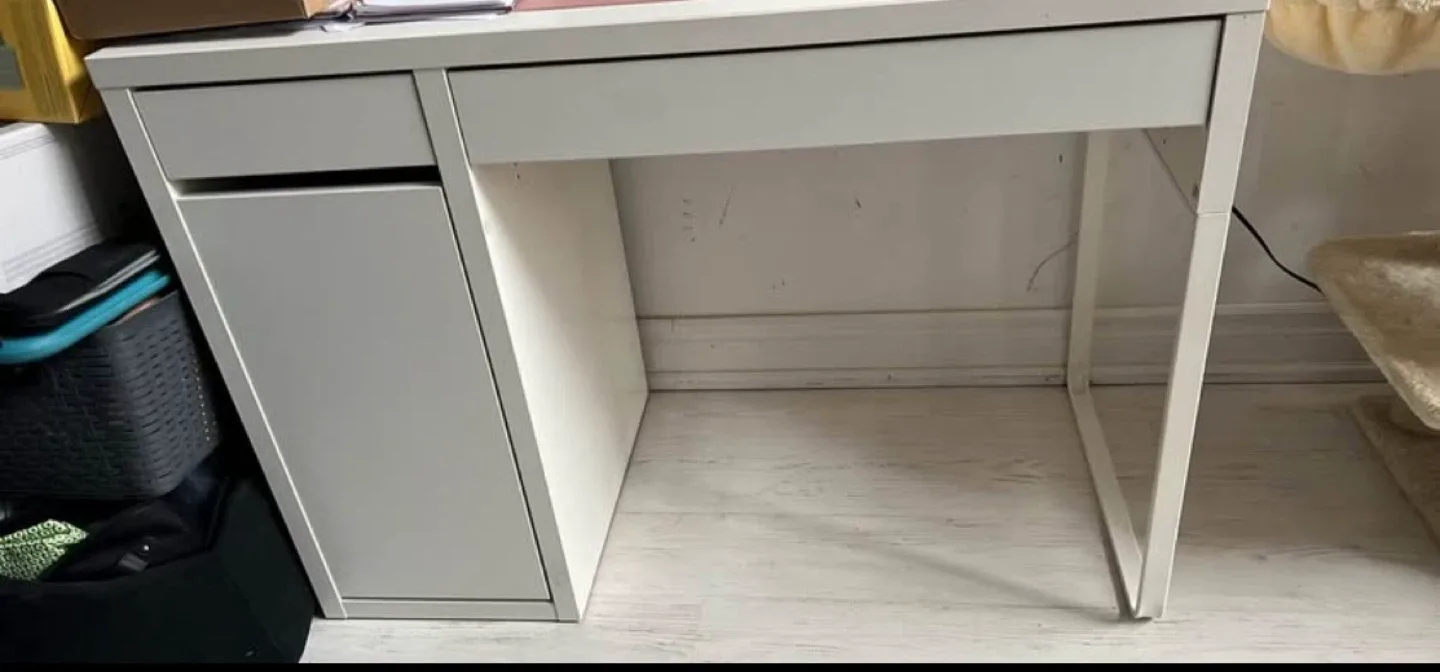 IKEA Micke Desk - White