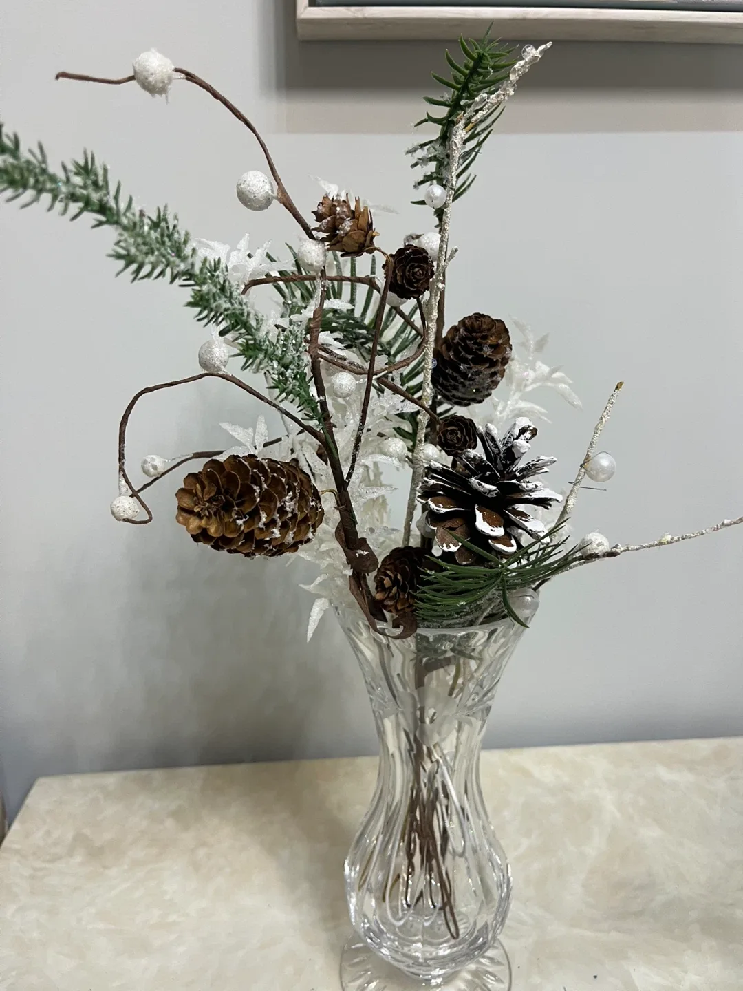 Winter Floral Arrangement image indicator(2)
