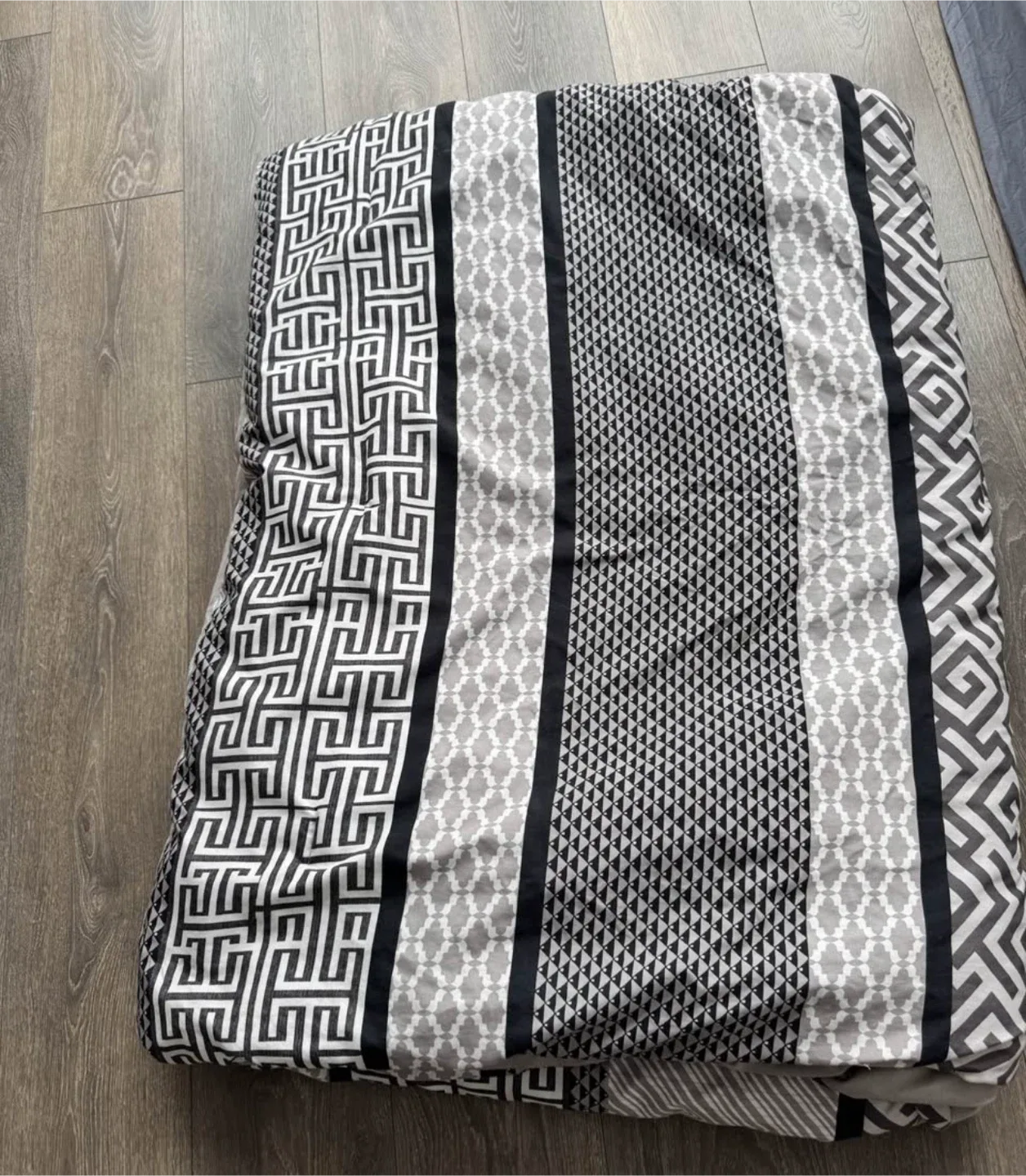 Queen Mattress with Queen Comforter