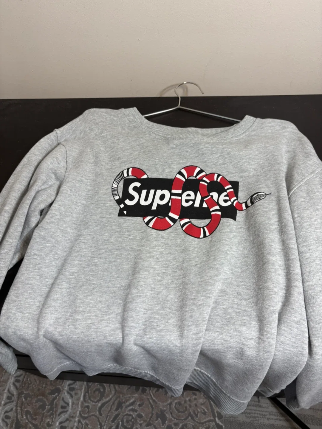 Supreme sweatshirt image indicator(4)