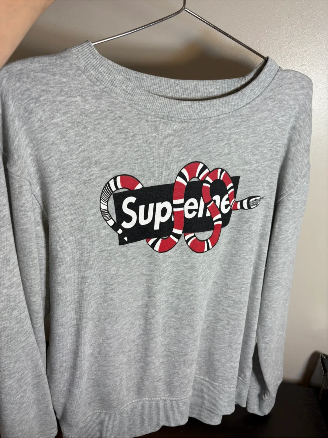 Supreme sweatshirt image indicator(3)