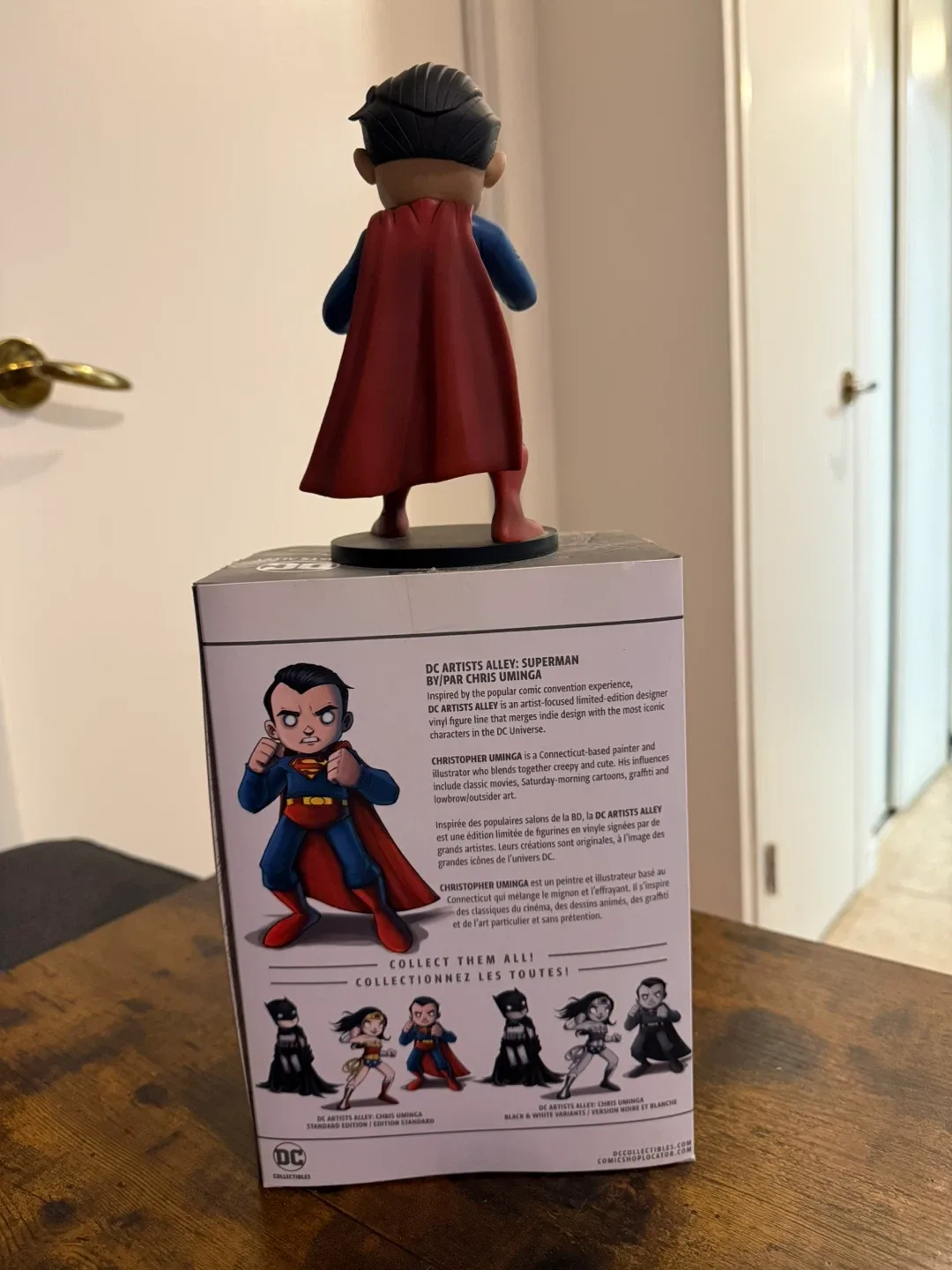 DC Artists Alley Superman by Chris Uminga Figurine image indicator(3)