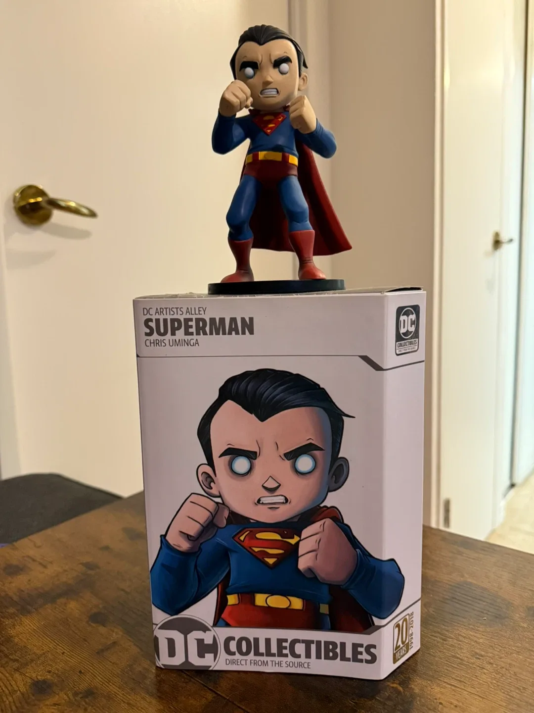 DC Artists Alley Superman by Chris Uminga Figurine