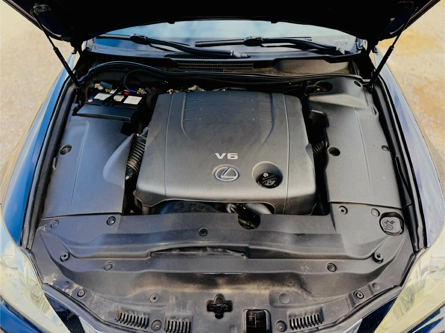 Lexus IS 250 AWD - Dark blue image indicator(9)