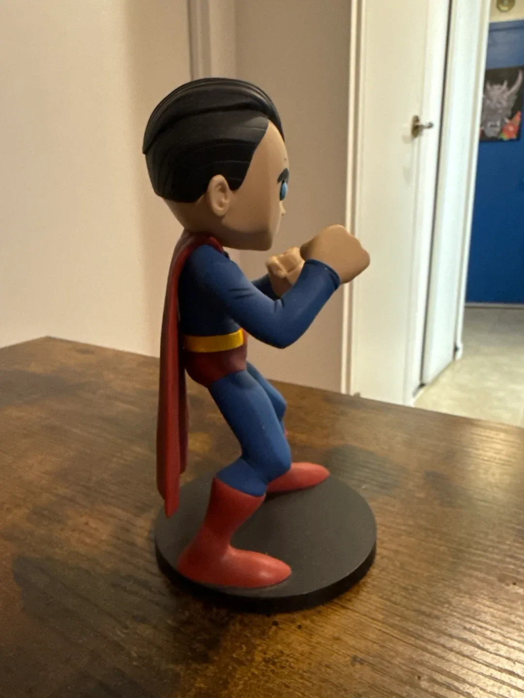 DC Artists Alley Superman by Chris Uminga Figurine image indicator(7)
