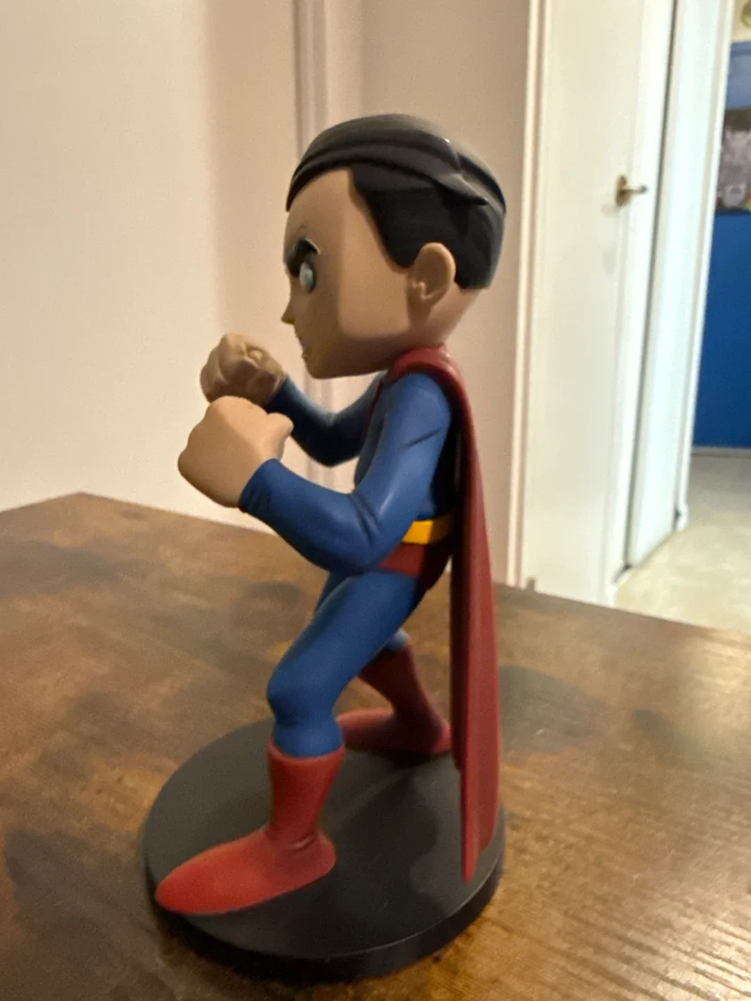 DC Artists Alley Superman by Chris Uminga Figurine image indicator(9)