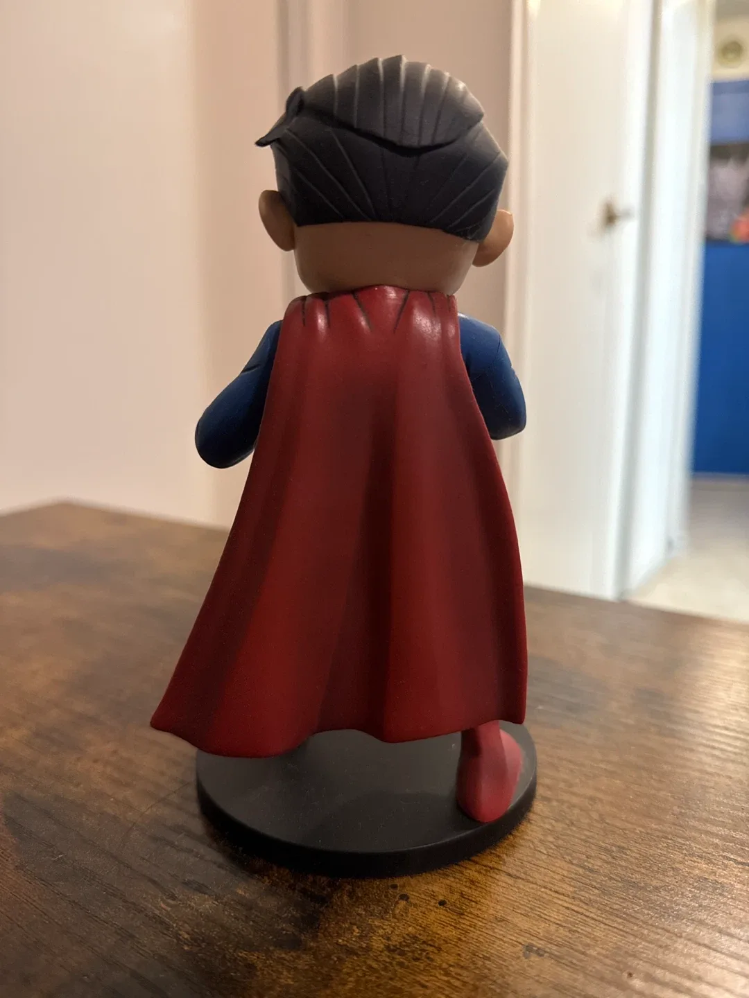 DC Artists Alley Superman by Chris Uminga Figurine image indicator(8)