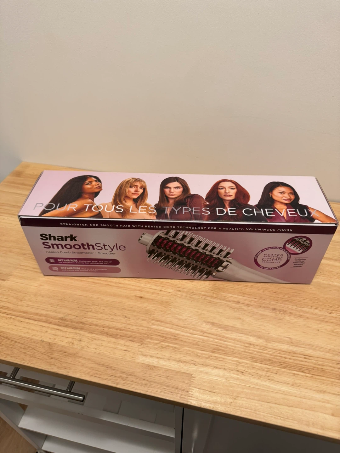 Shark SmoothStyle Heated Comb Brush - New in Box!