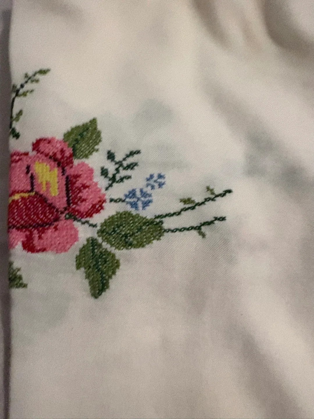 Vintage European Table Linen Bundle New or Nearly New image indicator(8)