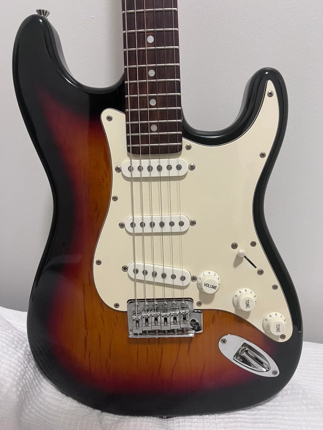 Aria STG-Series Electric Guitar image indicator(2)