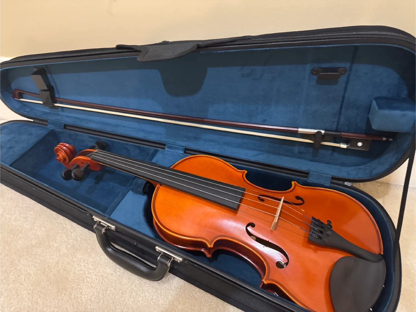 Full-size Violin and Bow Set (case included)