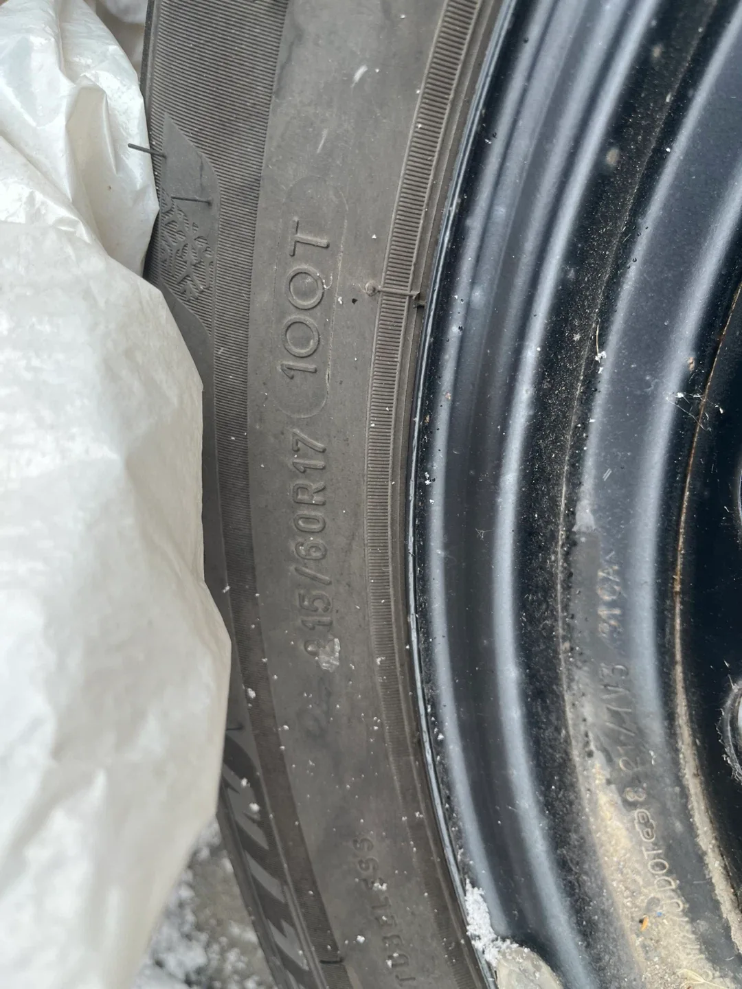 Michelin X-Ice Snow 215/60R17 Tires image indicator(2)