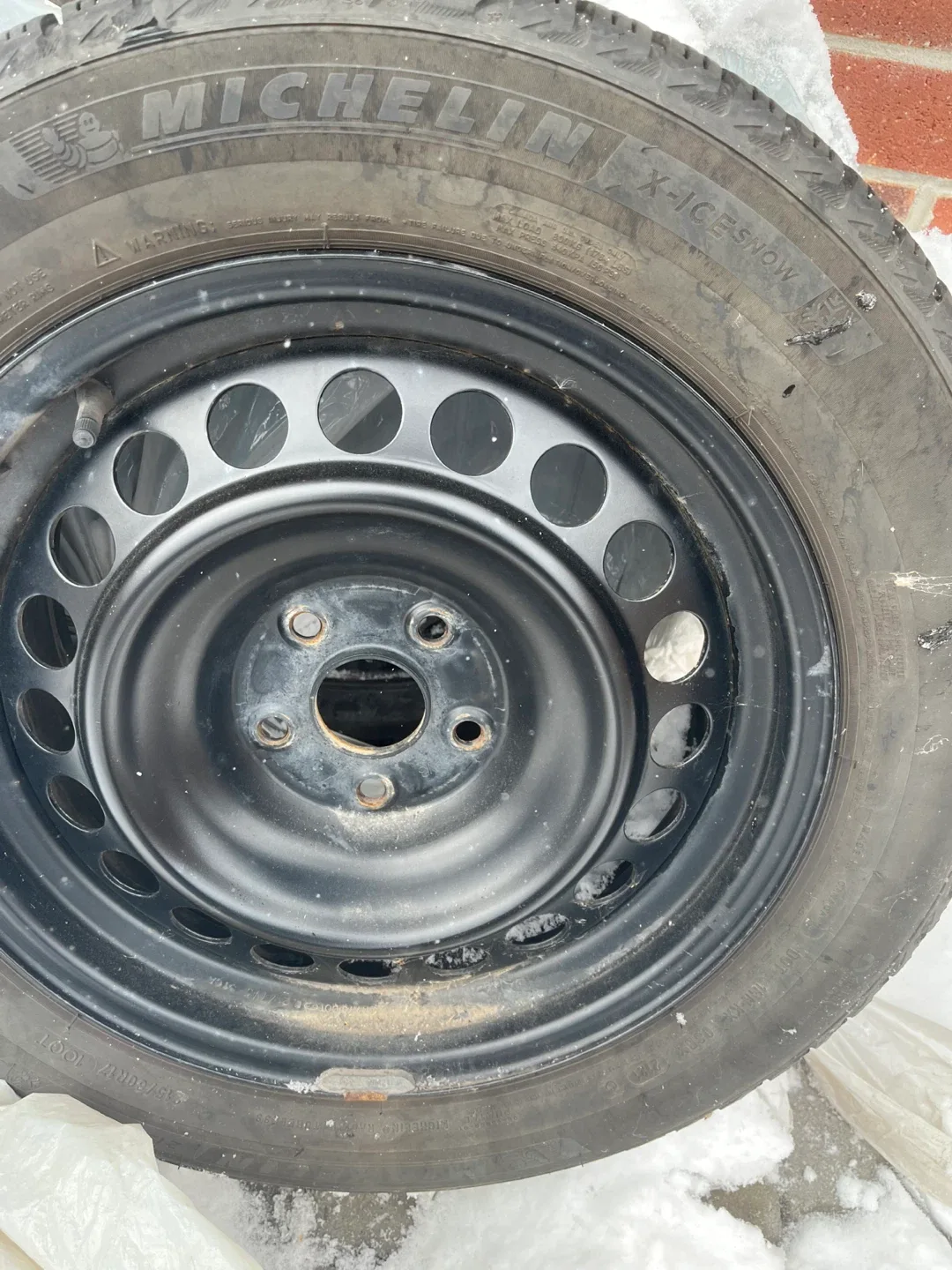 Michelin X-Ice Snow 215/60R17 Tires