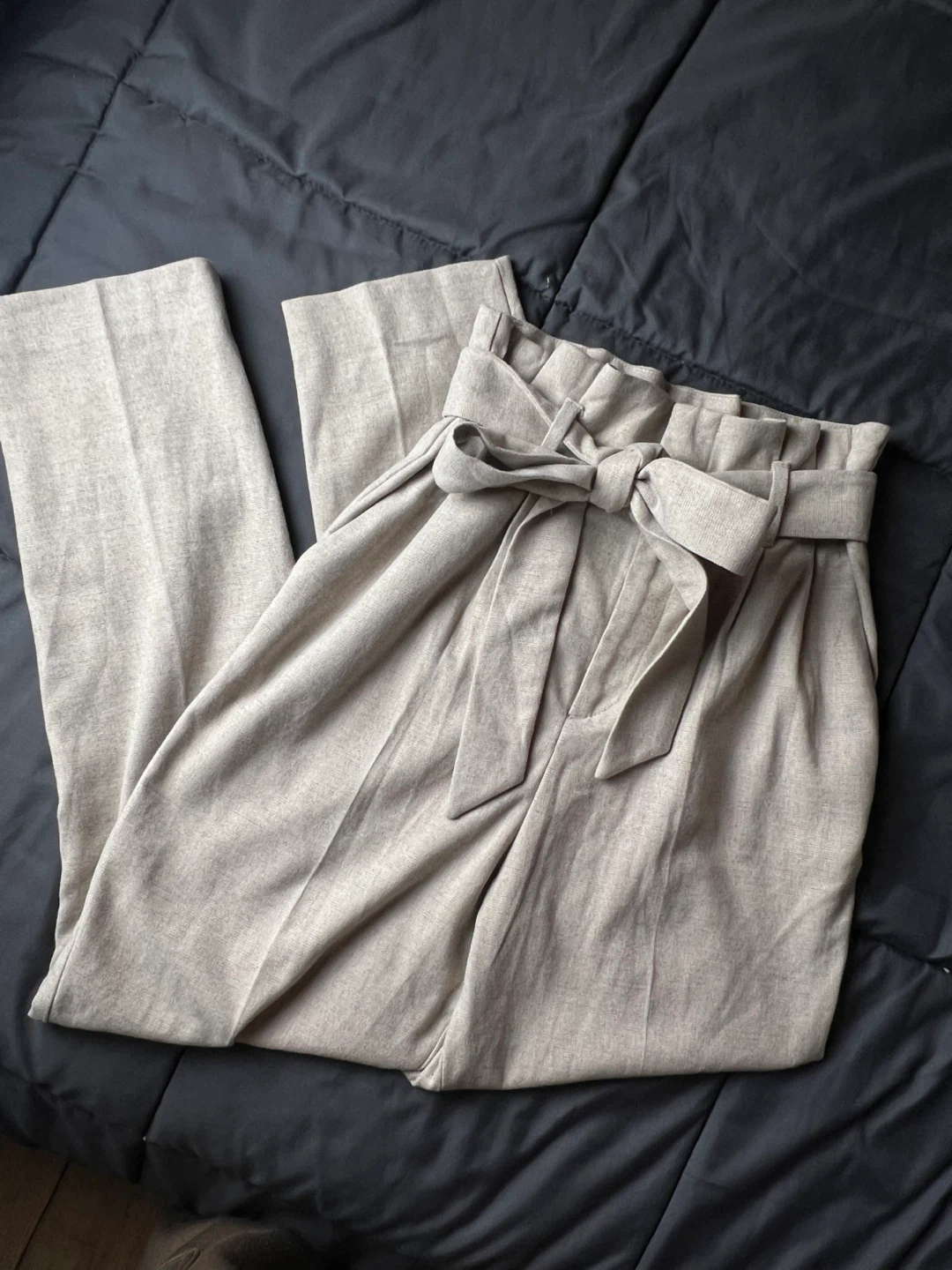H&M Beige Paperbag Waist Pants - Size US 2