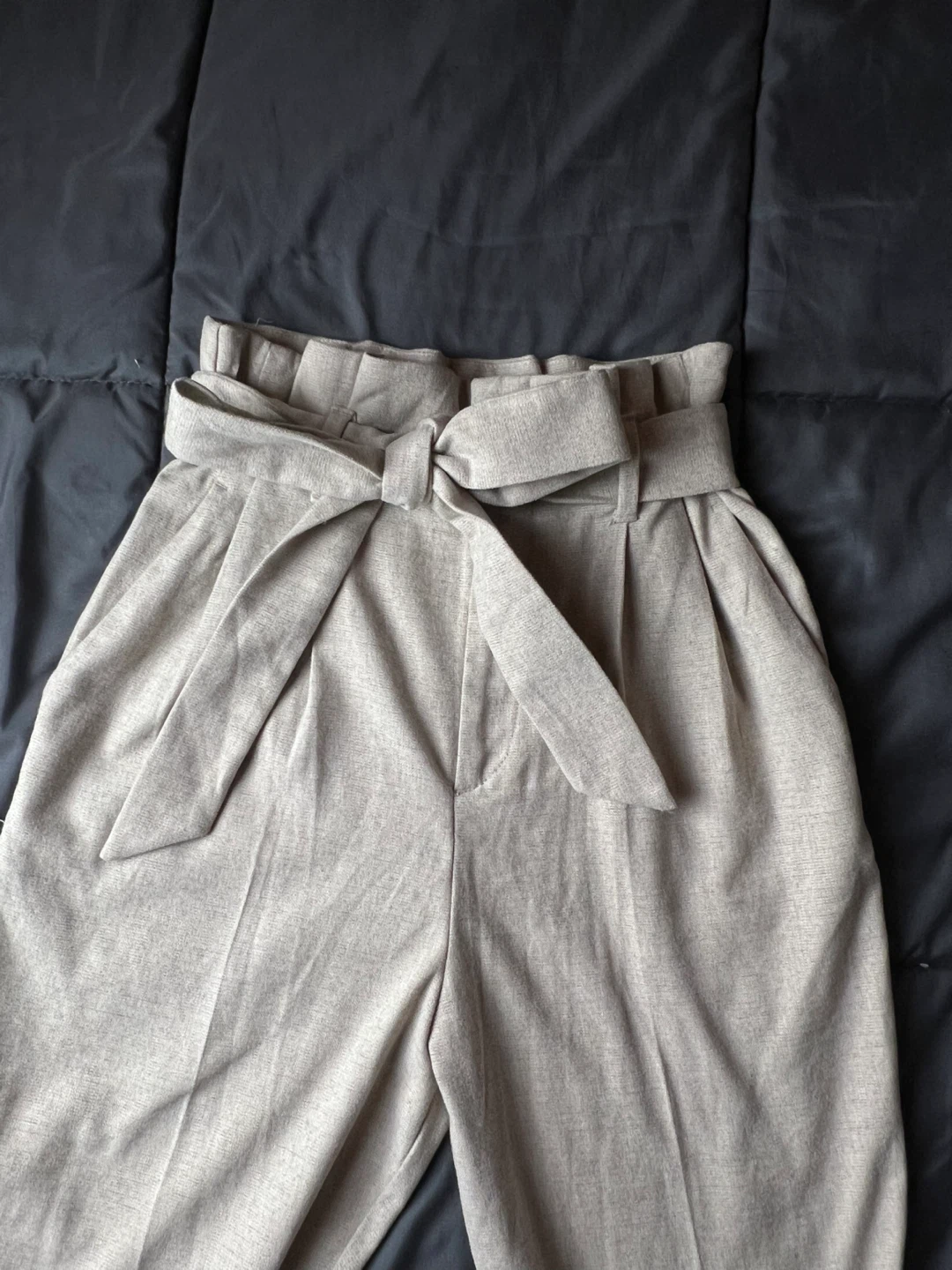 H&M Beige Paperbag Waist Pants - Size US 2 - photo 2