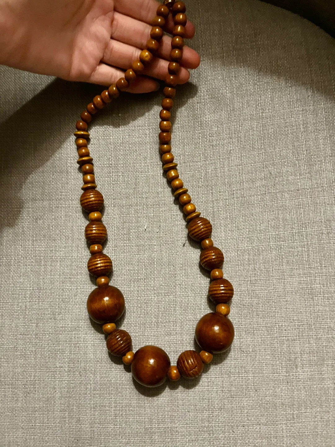 Wooden beaded necklace image indicator(2)