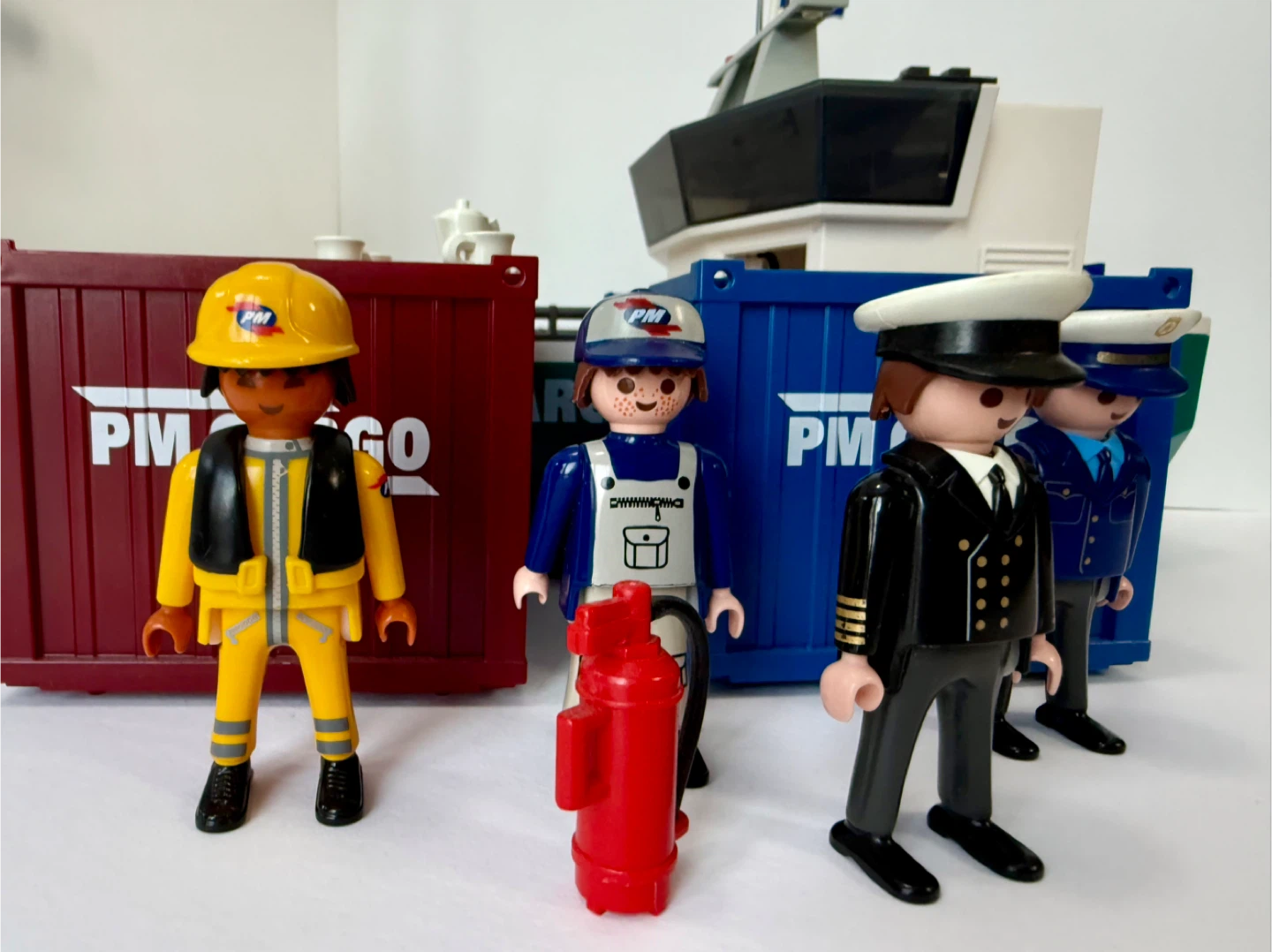 Playmobil Cargo Ship with Crane - photo 3