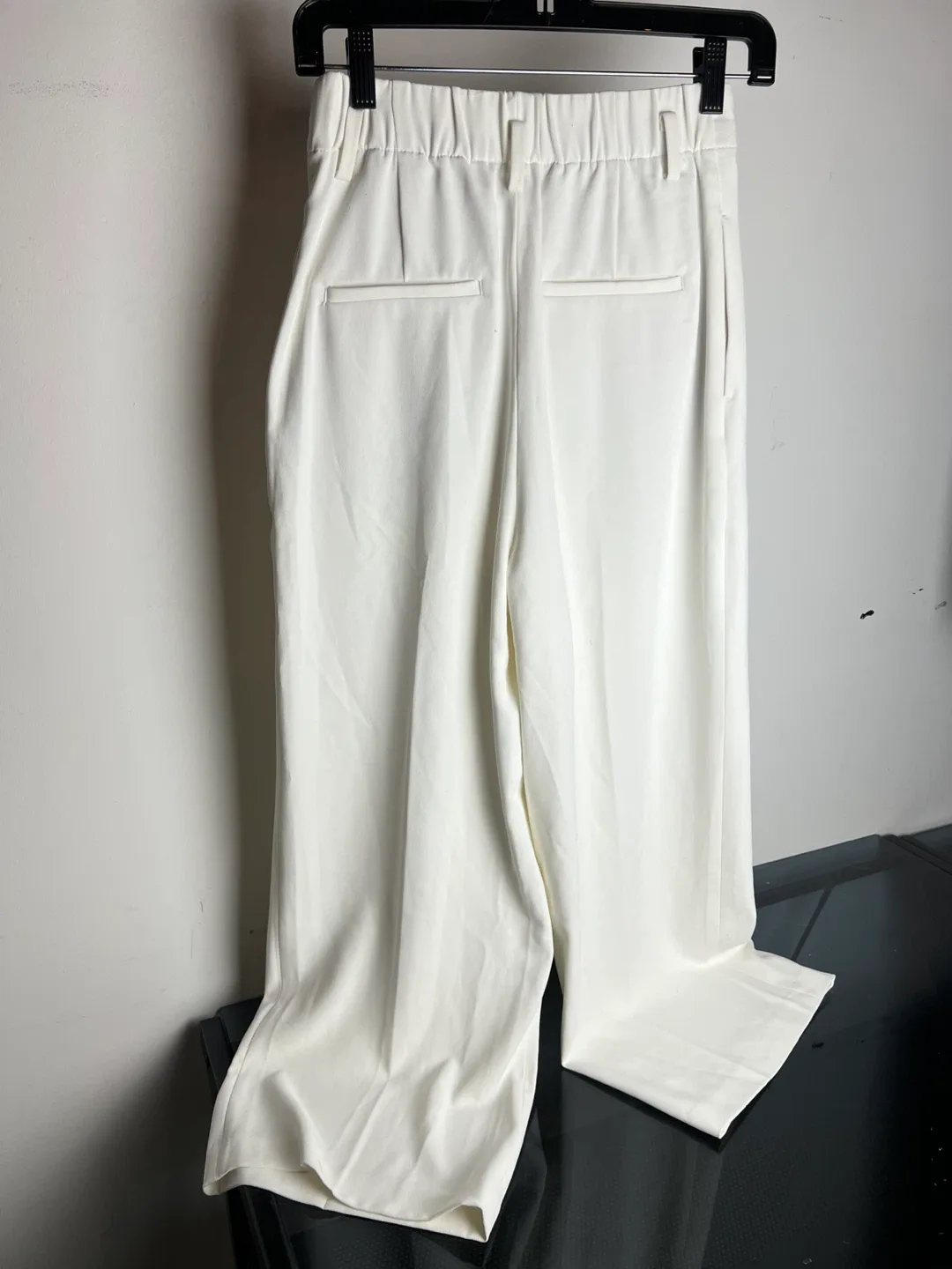 Uniqlo White Wide Leg Trousers - Size S image indicator(3)