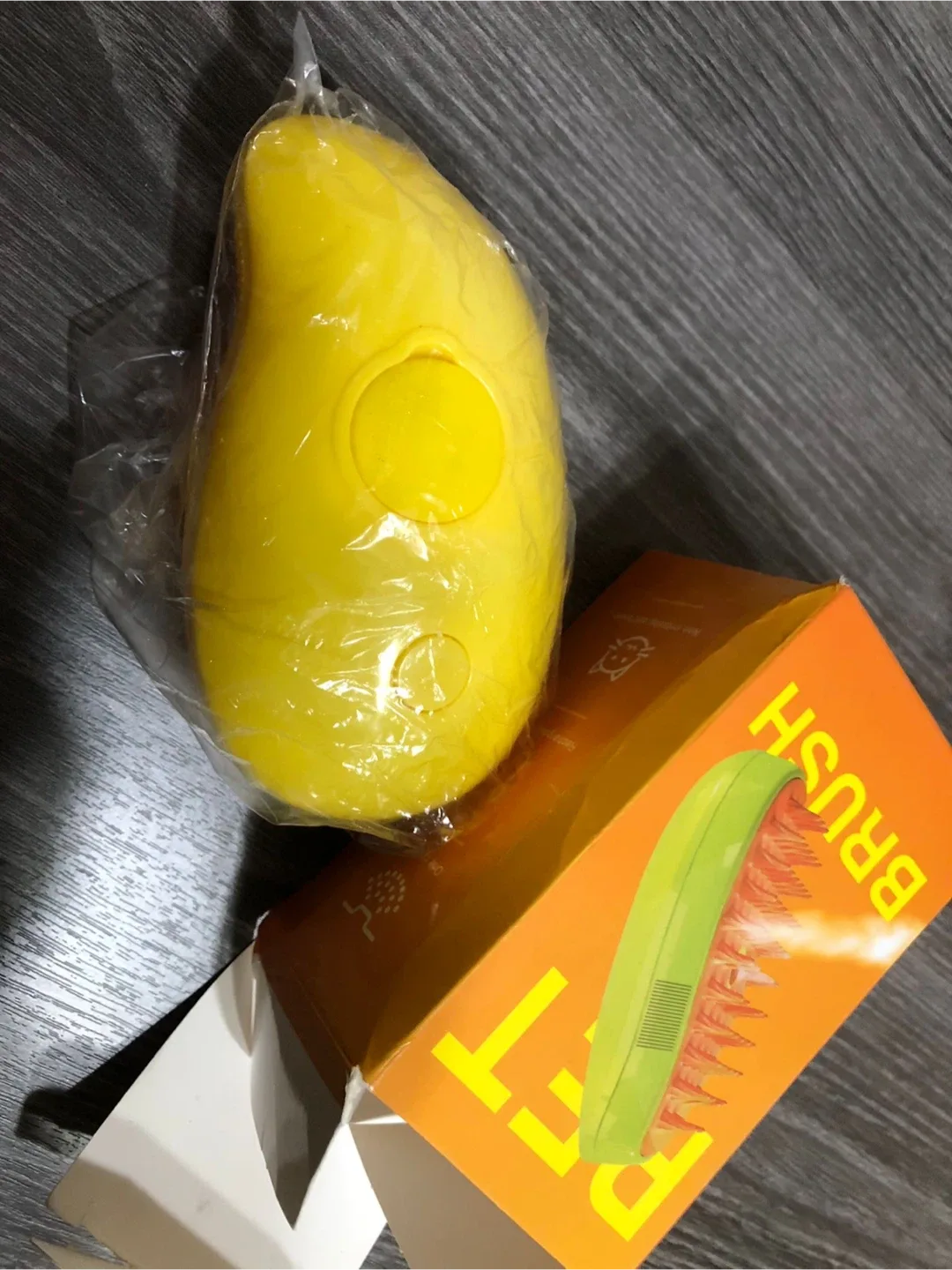 New Pet Spray Massage Brush! image indicator(4)