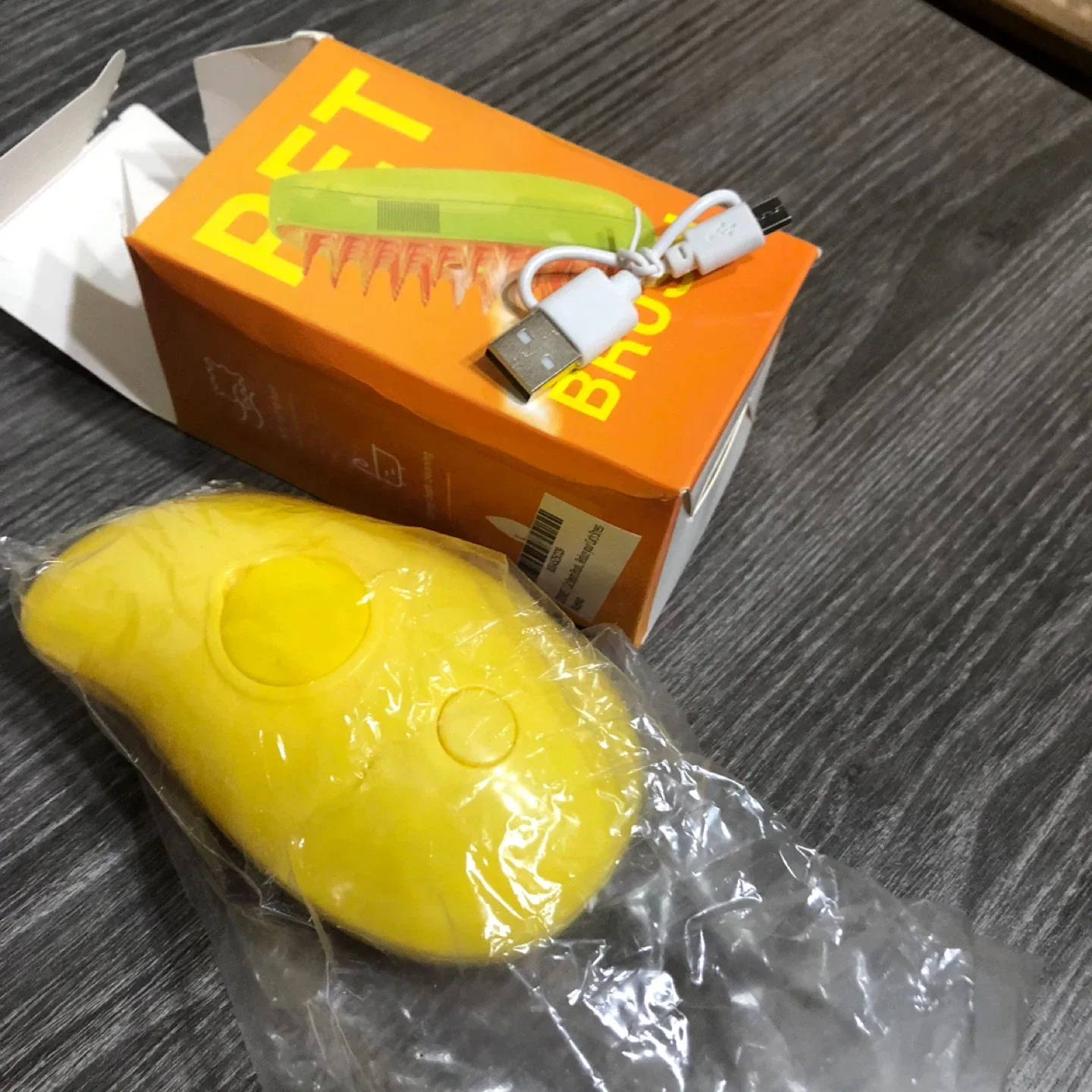 New Pet Spray Massage Brush! image indicator(8)