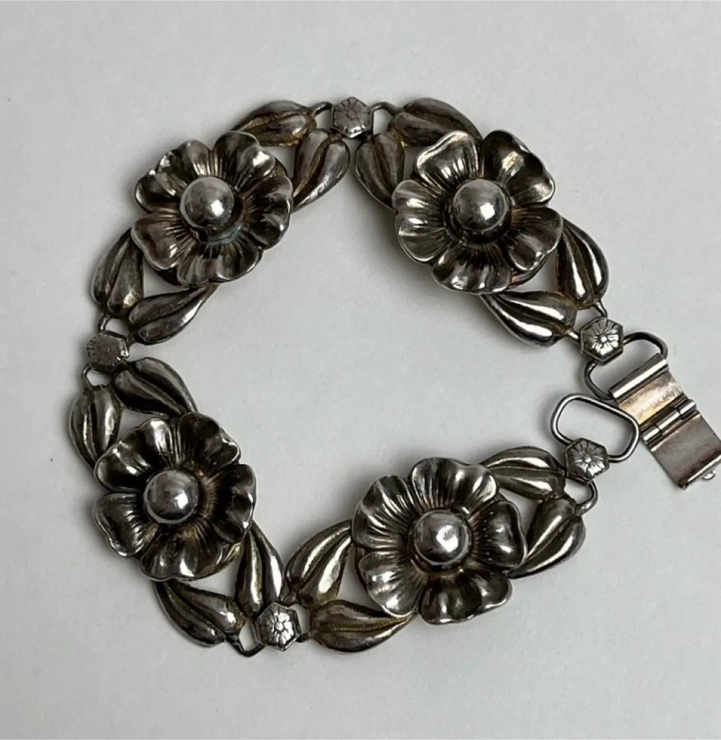 #Cleanout - Vintage Sterling Silver Flower Bracelet image indicator(2)