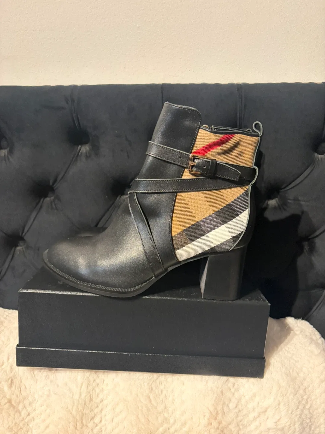 Burberry Black Leather Ankle Boots - Size 40 image indicator(4)