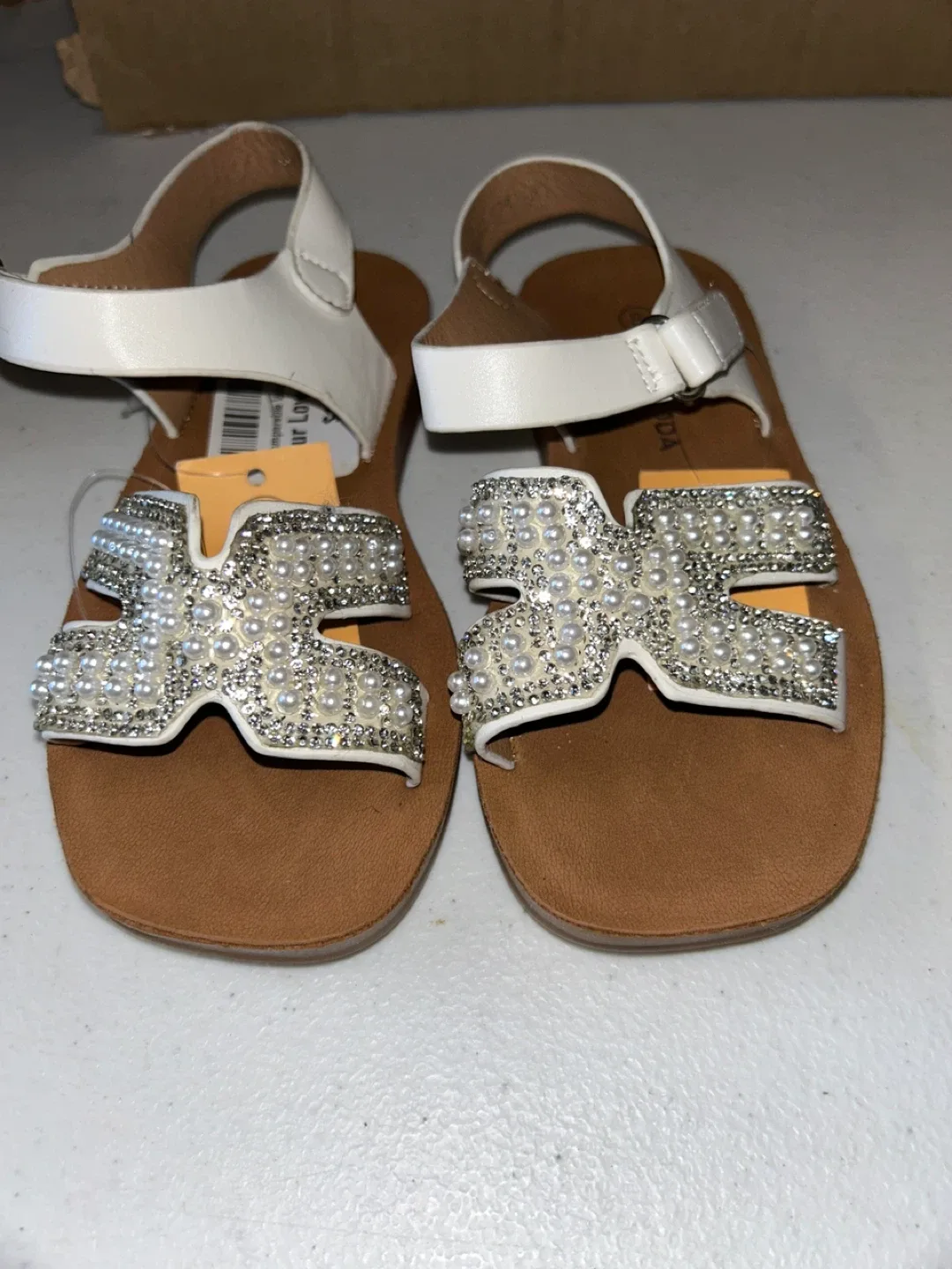 New Nicki Moda White Sandals - Size 8