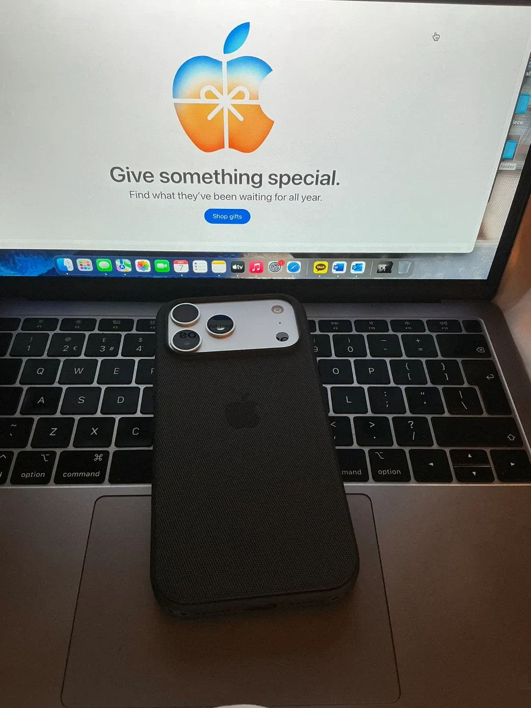 Apple iPhone 17 Pro Max TechWoven MagSafe Case - Black