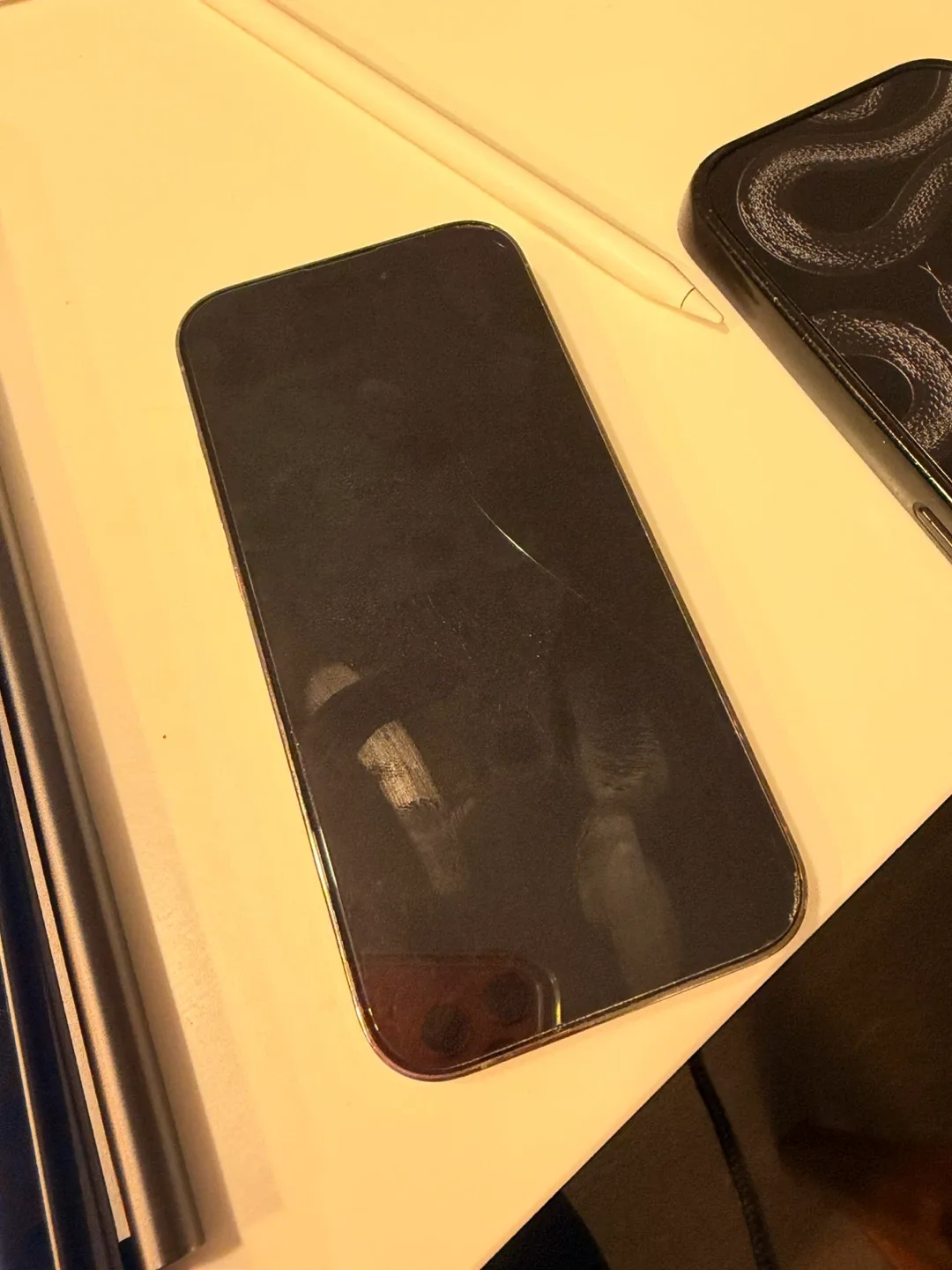 Cracked iPhone 14 pro