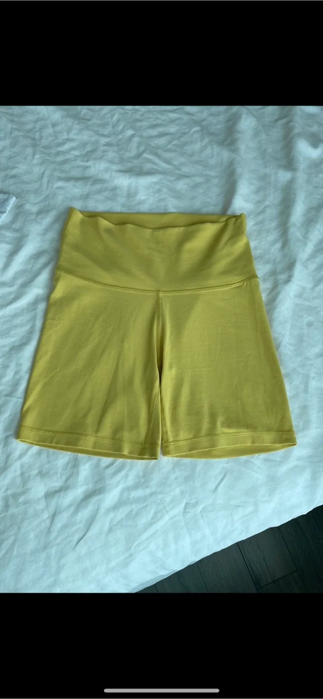 TNAction Shorts - Size M - Yellow