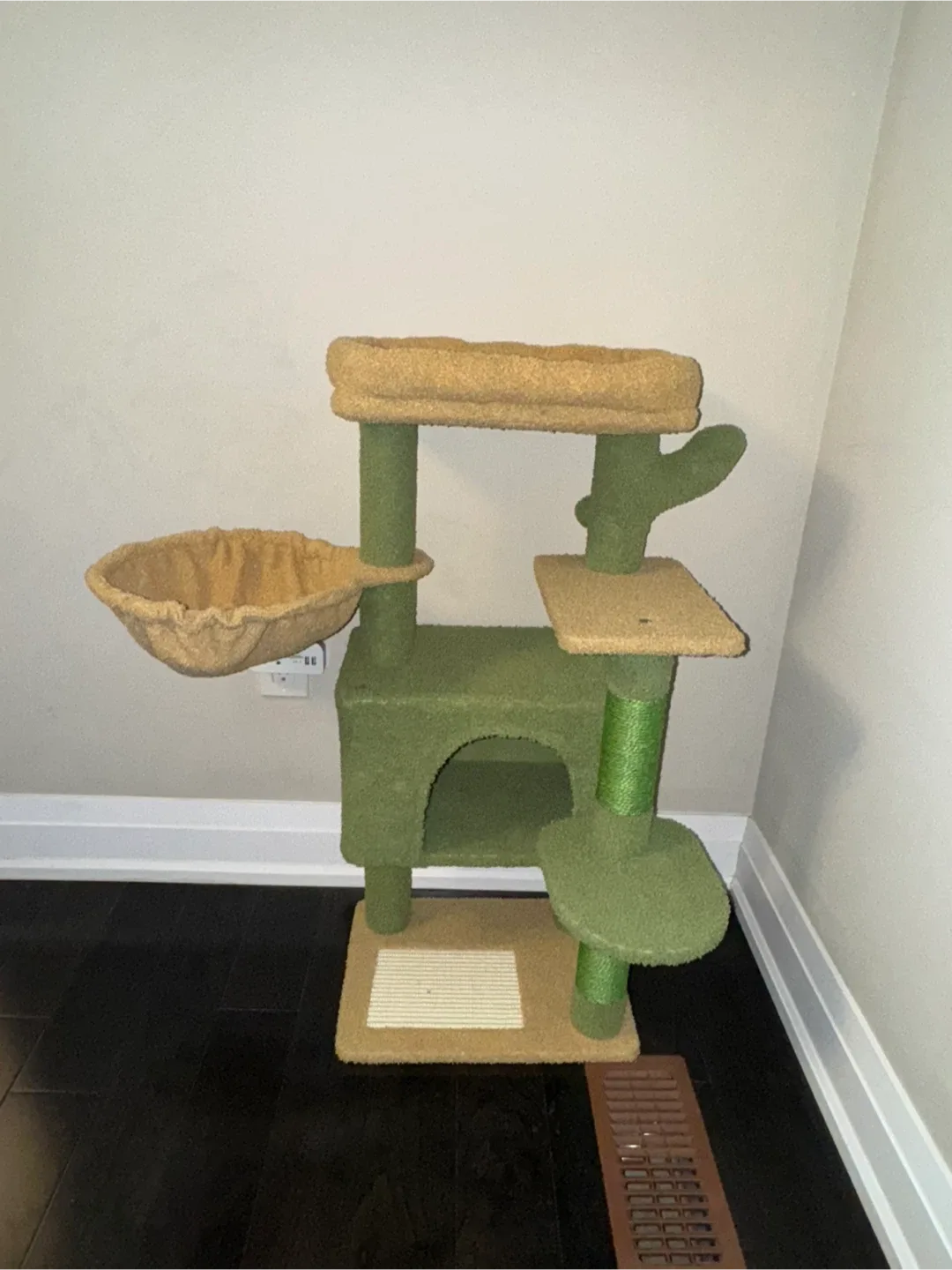Cat Tree - Green & Beige