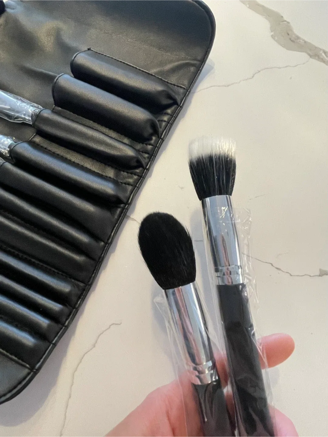 New 11pc Makeup Brush Set with PU Leather Black Roll Case image indicator(3)