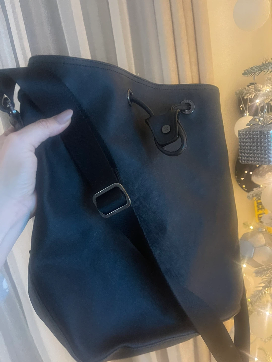 Lululemon Black  Bucket Bag - photo 4
