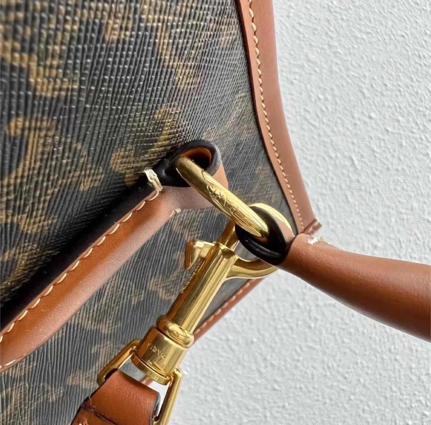 Celin Medium Cabas Tote Bag image indicator(6)