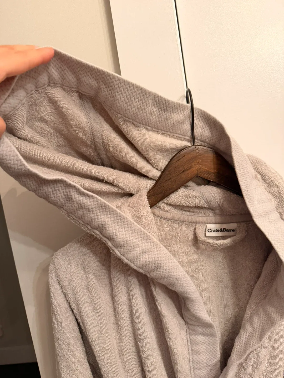 Crate&Barrel Hooded bath Robe image indicator(5)