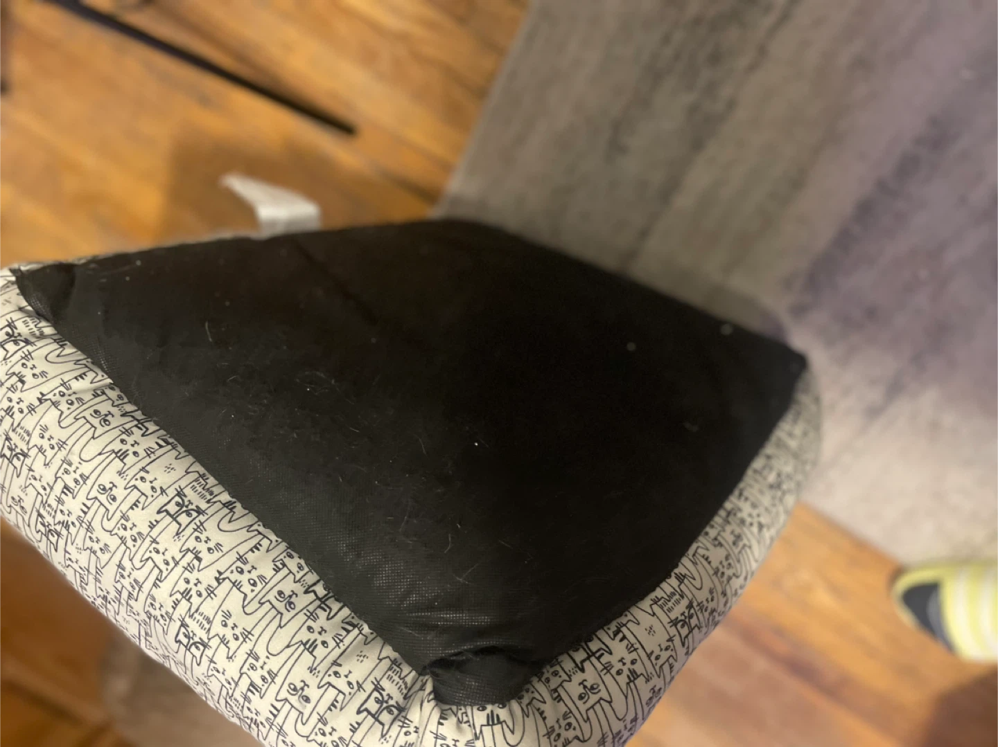 Cat-themed Pet Bed - photo 2