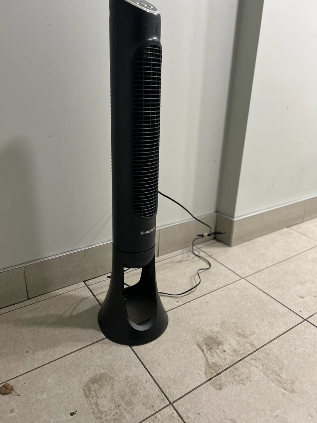 Honeywell QuietSet Tower Fan - Black - photo 2