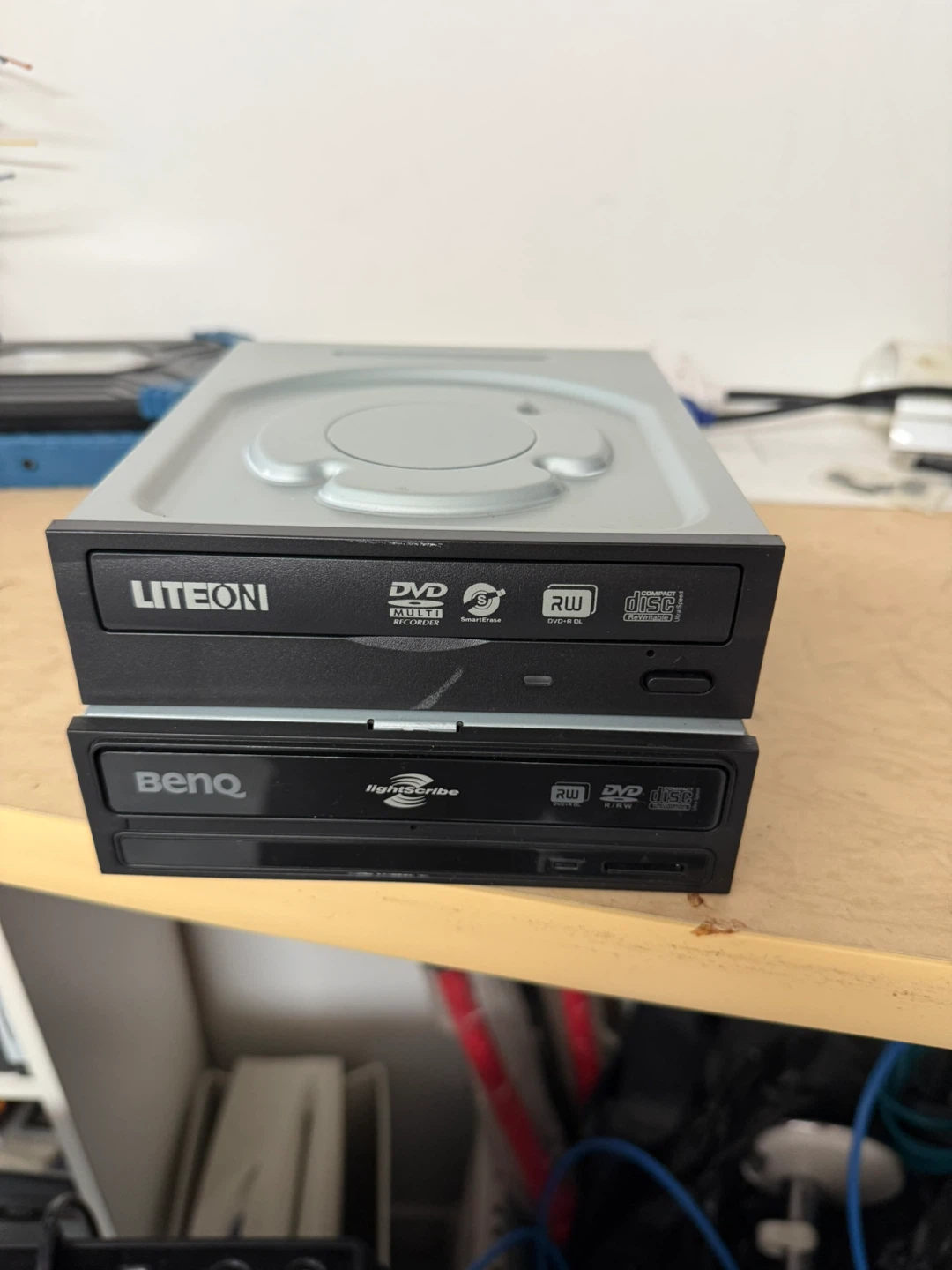 Hard drives, DVD drives, Makita drill, monitor mount, RAM - photo 3