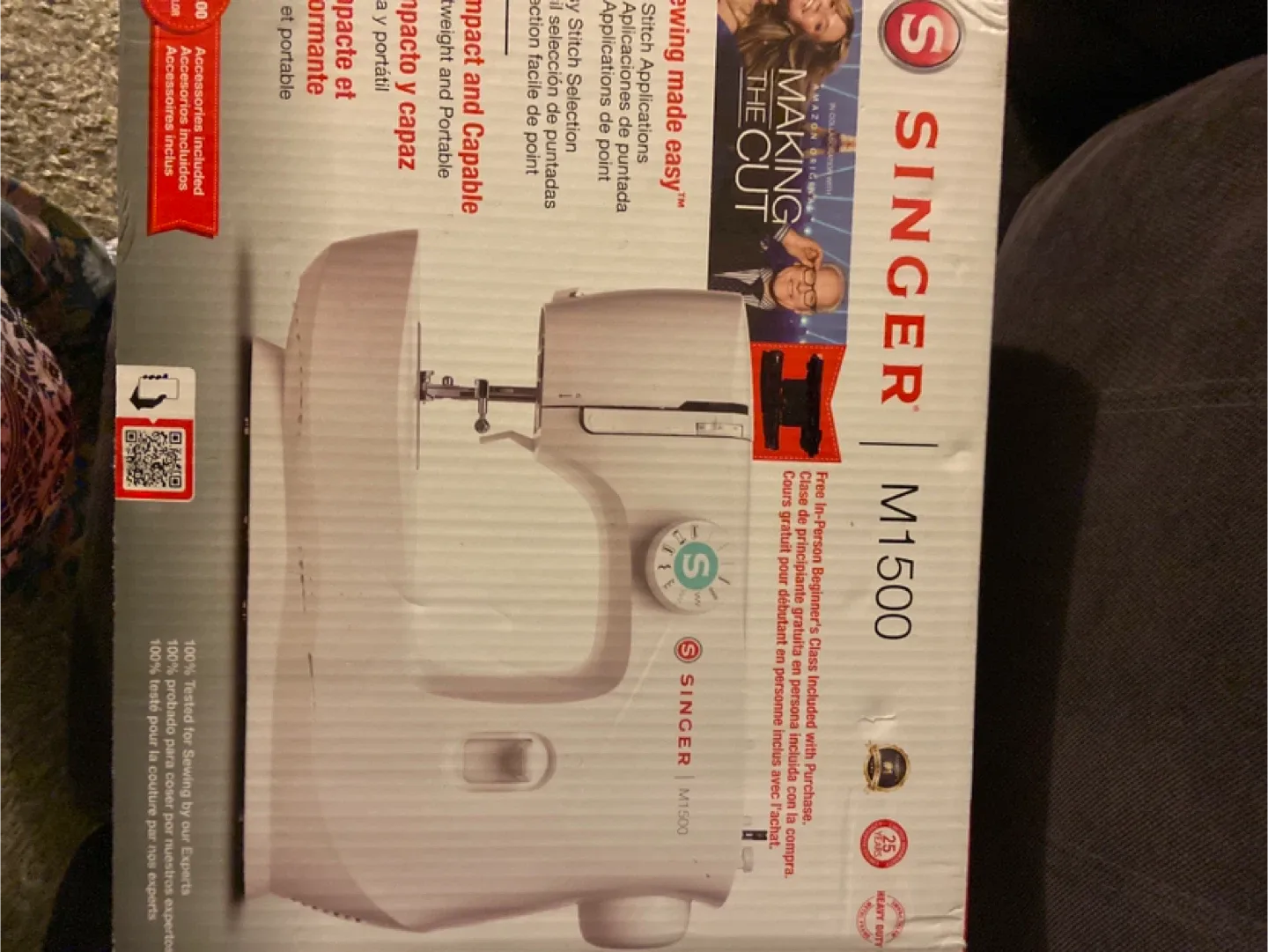 Singer M1500 Sewing Machine - Like New! image indicator(3)